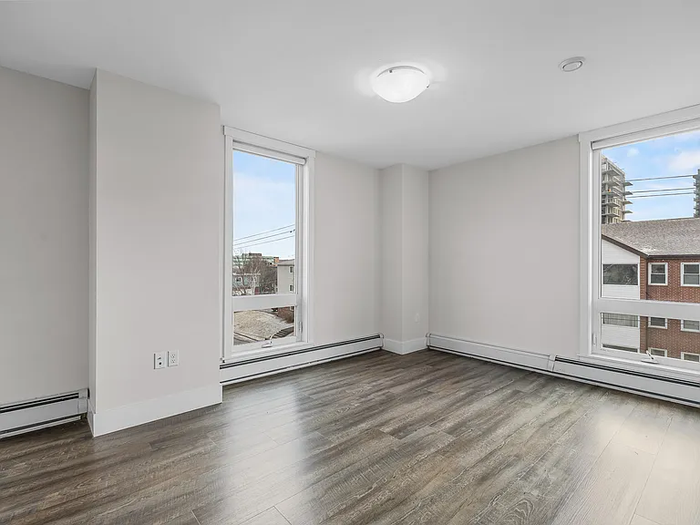 3569 Dutch Village Rd — Photo 37