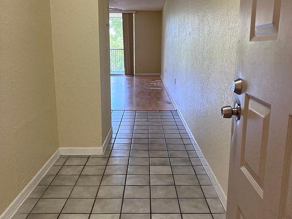 2nd image of 8225 Lake Dr #L306