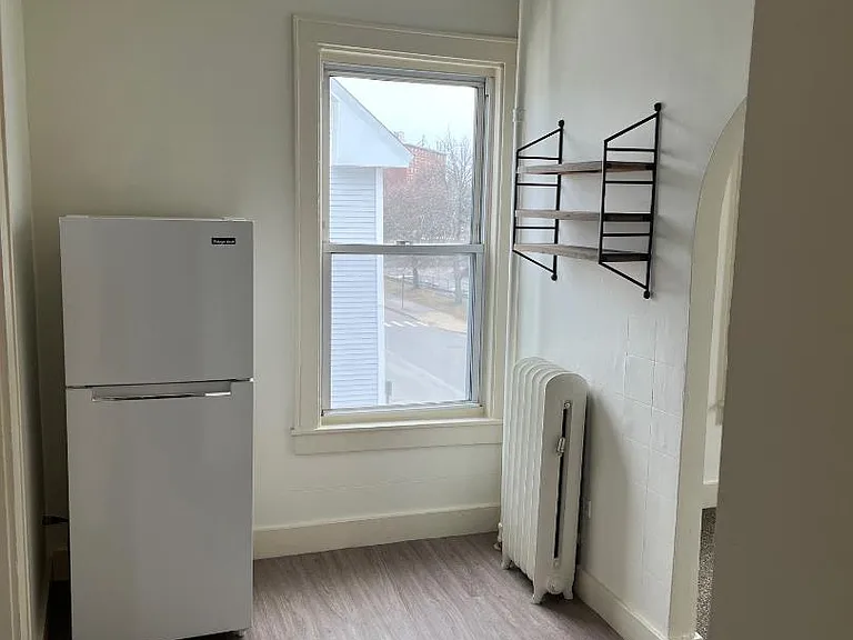301 Pine St #11 — Photo 5