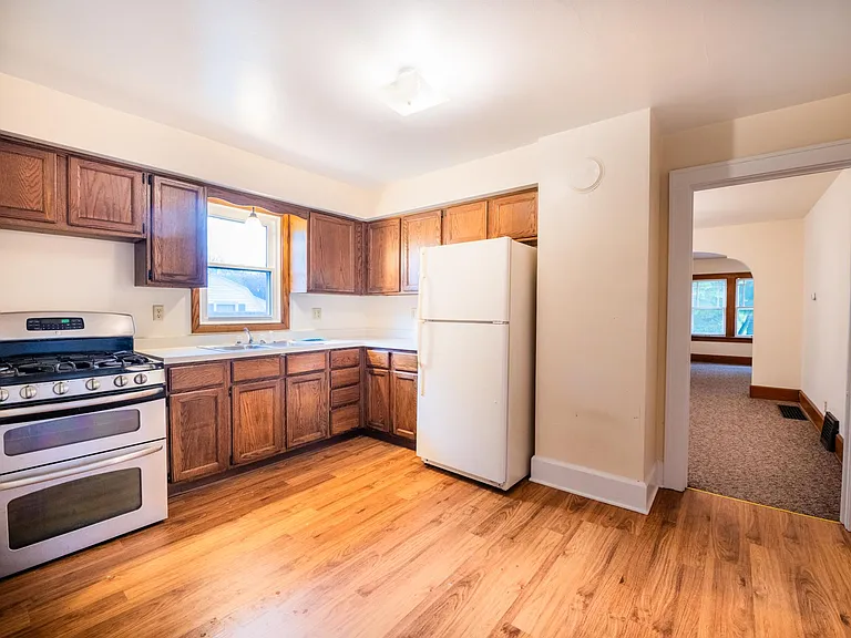 624 William St #2 — Photo 3