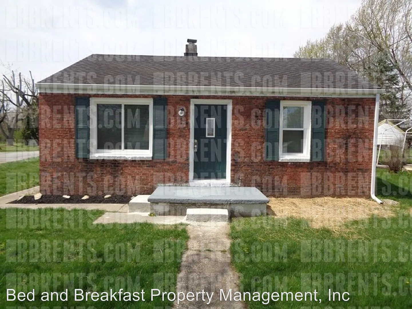 359 S Butter St photo 1