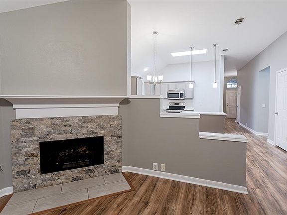 3rd image of 7862 Park Falls Ct