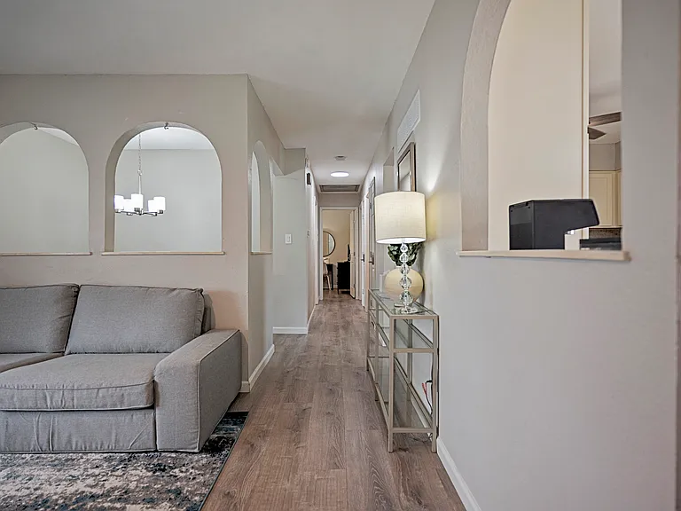 413 SE Lana Ct — Photo 15