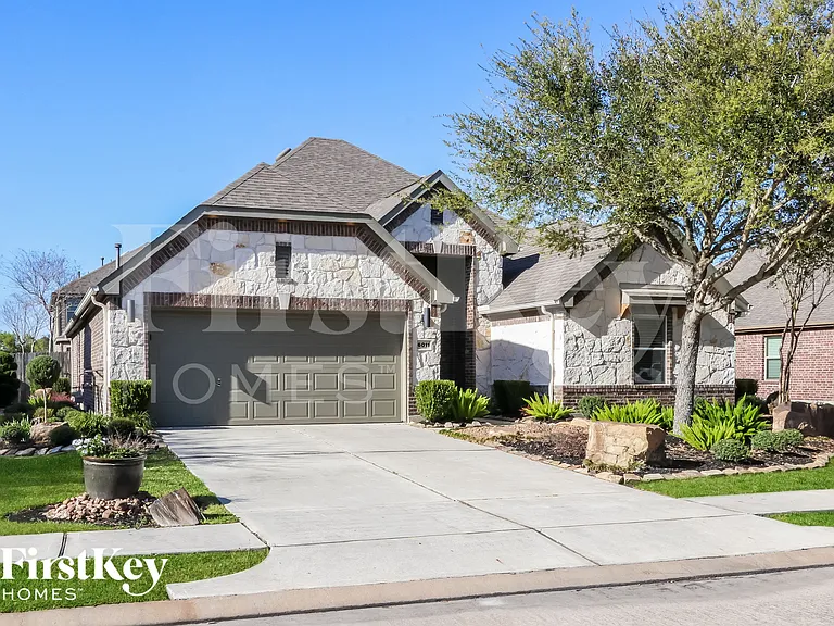 6011 Little Grove Dr — Photo 2
