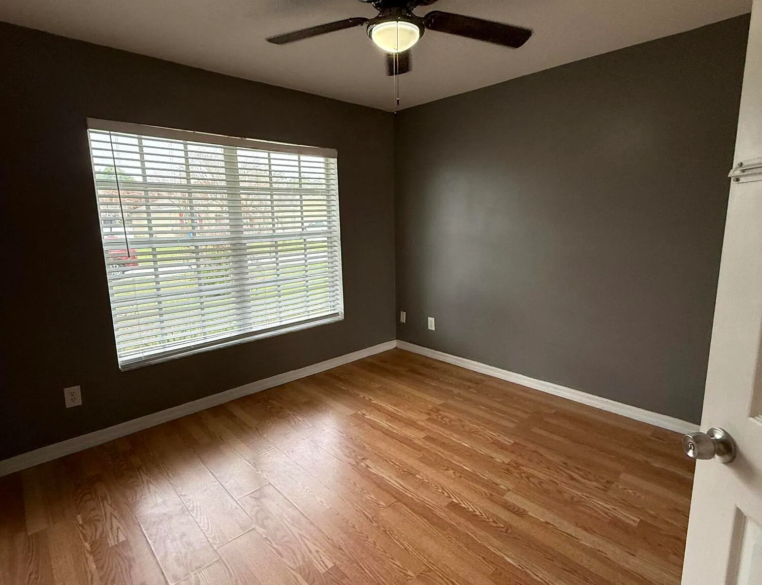 3 bed, 2.0 bath, 1563 sqft, $2,800 — Photo 3