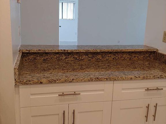 3rd image of 20731 NE 4th Pl APT 204
