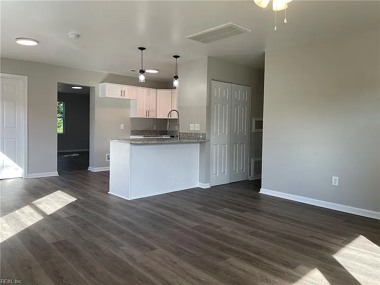 7120 Clarion Ln — Photo 5