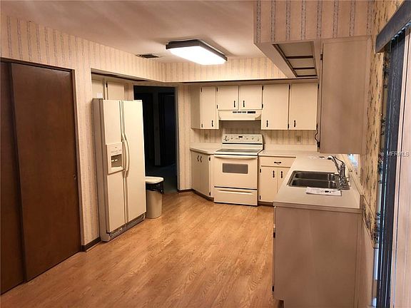 4th image of 4421 Orangewood Loop W