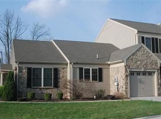 2067 Deer Run Dr, Hummelstown, PA 17036