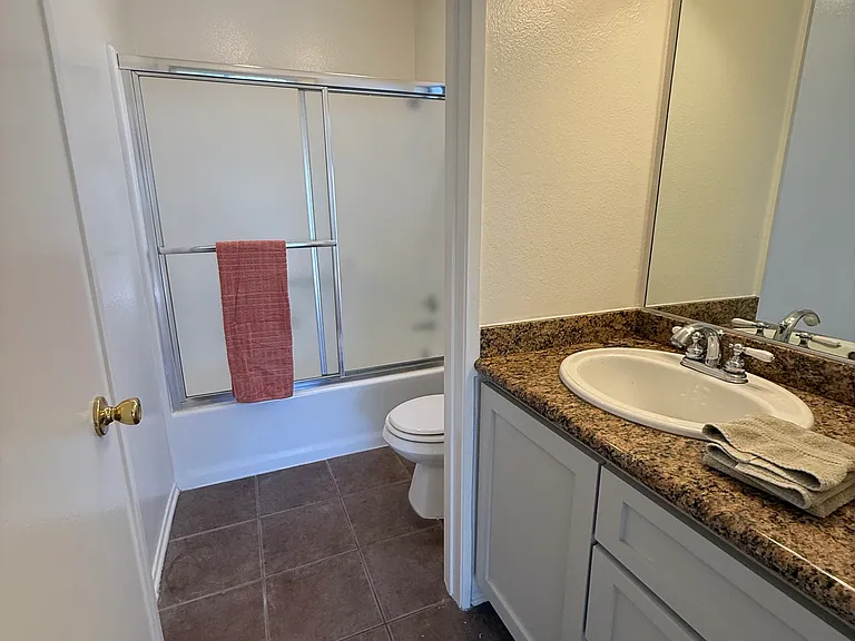 Bathroom in 1st bedroom (Suite)