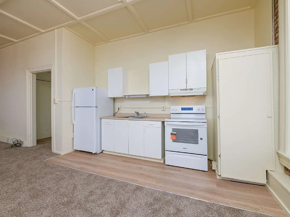 121 S B St #1