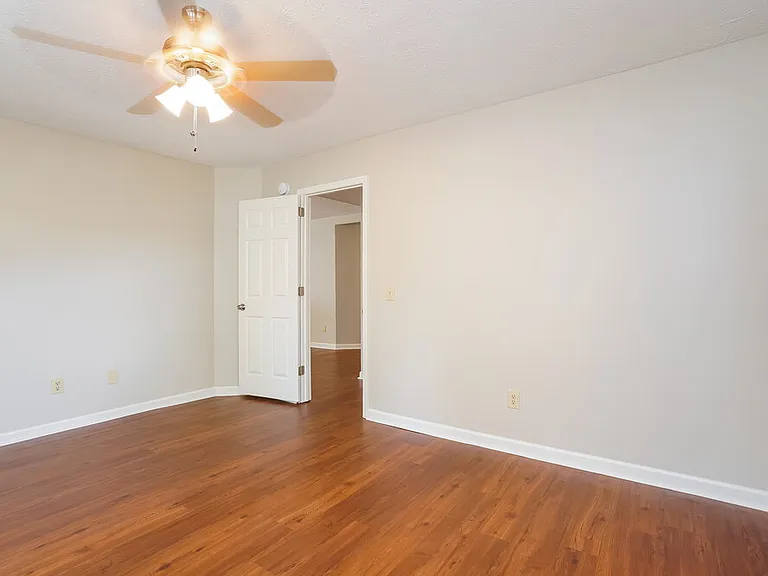 1019 Cedar Creek Village Rd — Photo 8