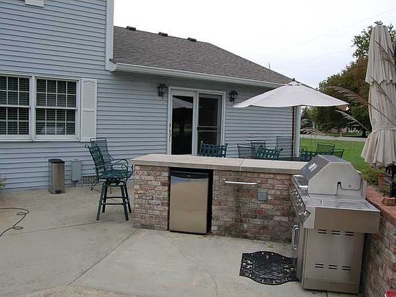 5th image of 684 Marie Ln