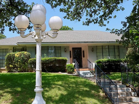 3rd image of 1804 High Vista Ct