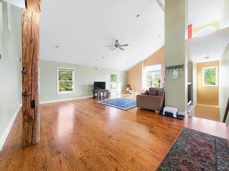 1403 Kings Hwy — Photo 14