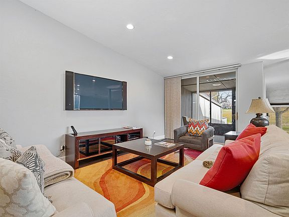 5th image of 702 Golfmore Dr APT A