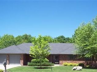 3926 Terra Bella Dr, Jefferson City, MO 65109