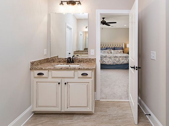 5th image of 115A Mint Ave #1201