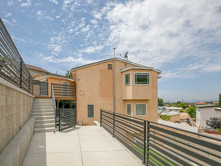 11029 Eldora Ave — Photo 72