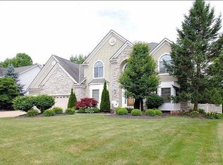 6730 Ridgecliff Dr, Solon, OH 44139