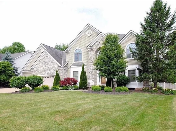 6730 Ridgecliff Dr, Solon, OH 44139