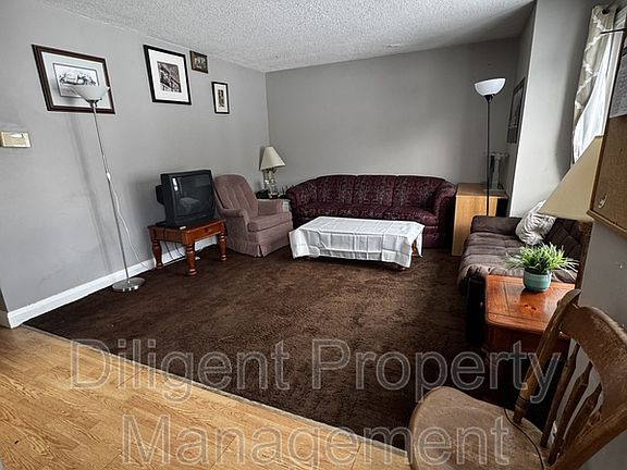 4th image of 180 Dumble Ave
