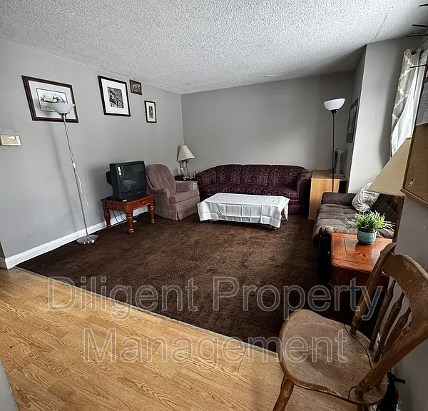 180 Dumble Ave — Photo 4