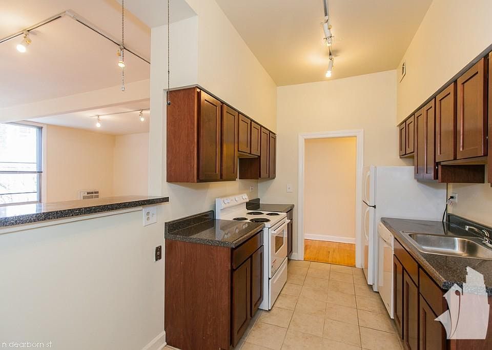 1st image of 1425 N Dearborn St #216
