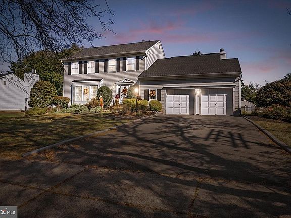 2nd image of 21 Village Dr W