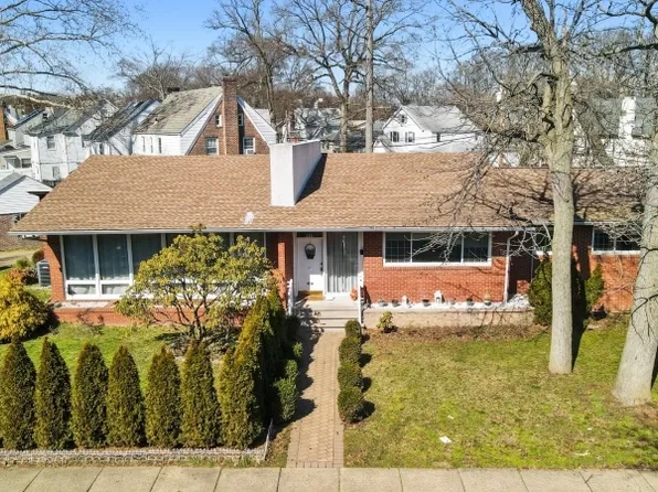 135 Lincoln Ave, Elizabeth City, NJ 07208