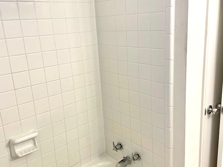 6524 Idlebrook Dr — Photo 18
