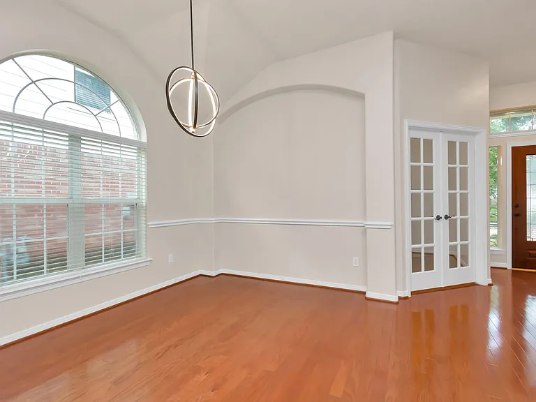16510 Bluff Springs Dr — Photo 41