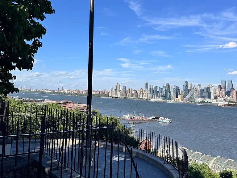 118 Parkview Ave #1 — Photo 35
