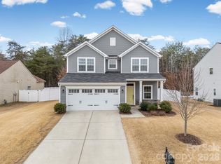 7072 Kenyon Dr, Denver, NC 28037