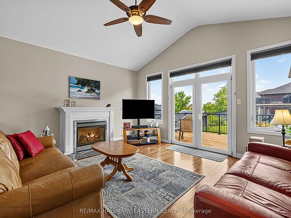 3rd image of 2552 Denure Dr