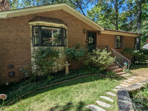 3703 Brookwood Rd, Charlotte, NC 28215