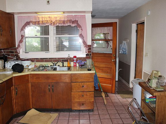 4th image of 34465 W Lake Shore Dr