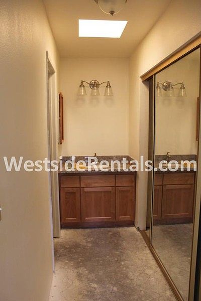 2nd image of 644 Roskilde Rd
