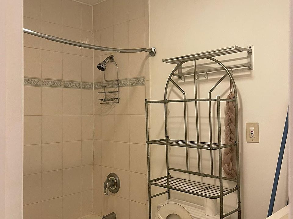 2nd image of 6947 Elizabeth Ave