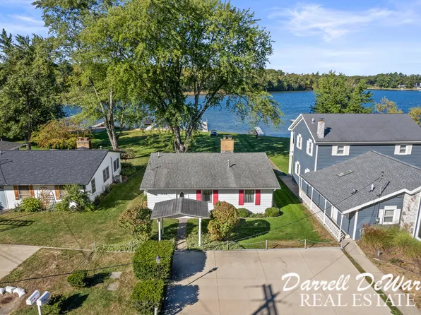 1288 Lynn Dr, Middleville, MI 49333