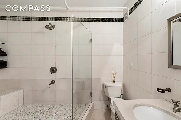 Rented by Compass | media 31