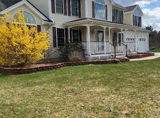 10 Moonstone Ct, Nashua, NH 03062