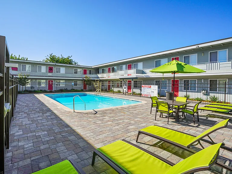 Bon Aire Apartments — Photo 10
