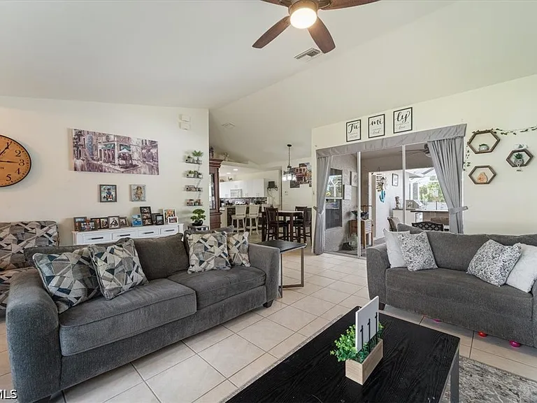 1021 Alvin Ave — Photo 8