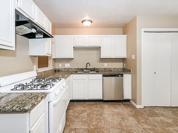 4th image of 6807 Arrowchase Ct