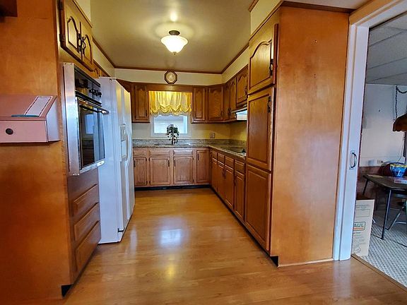 4th image of 17702 Crest Dr