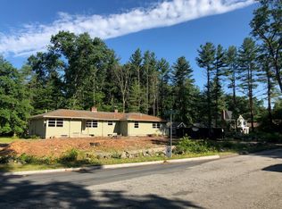 33 Pillings Pond Rd, Lynnfield, MA 01940