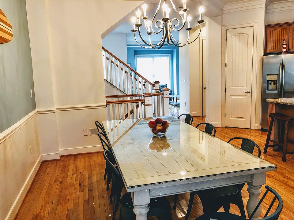 Second Floor: Dining Area