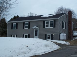 16 Bellflower Dr, Auburn, ME 04210