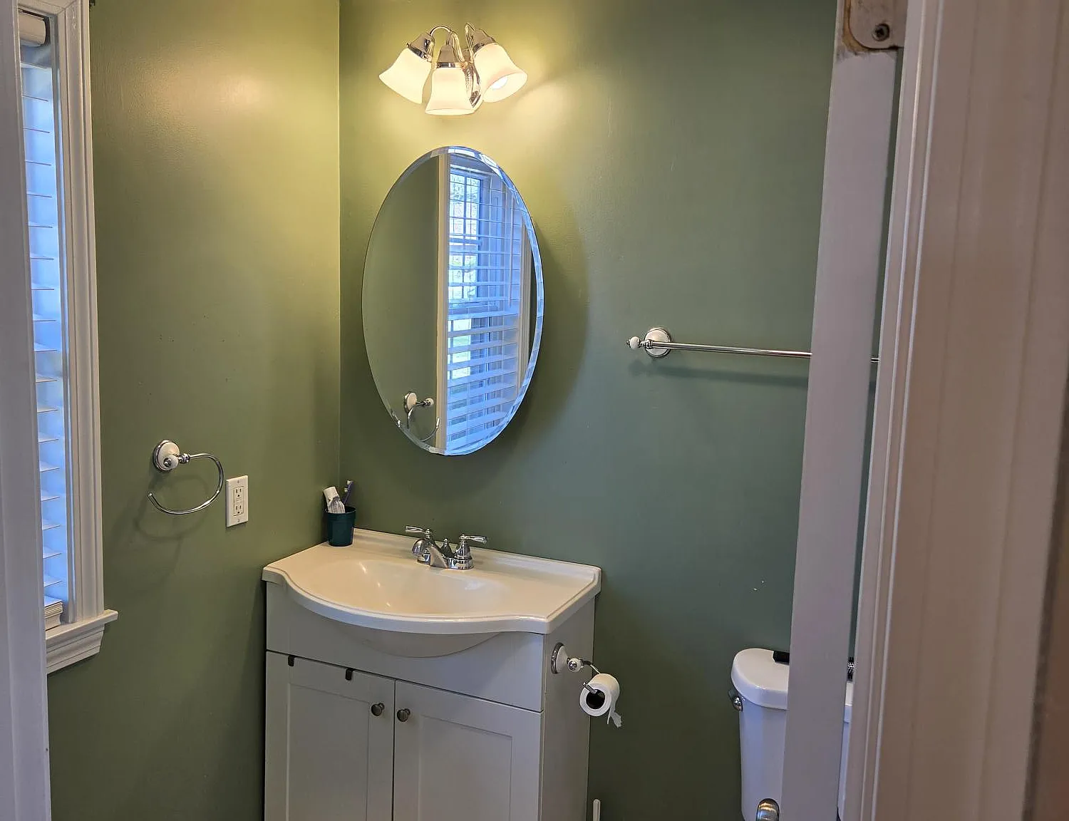 1 bed, 705 sqft, $2,100 — Photo 1